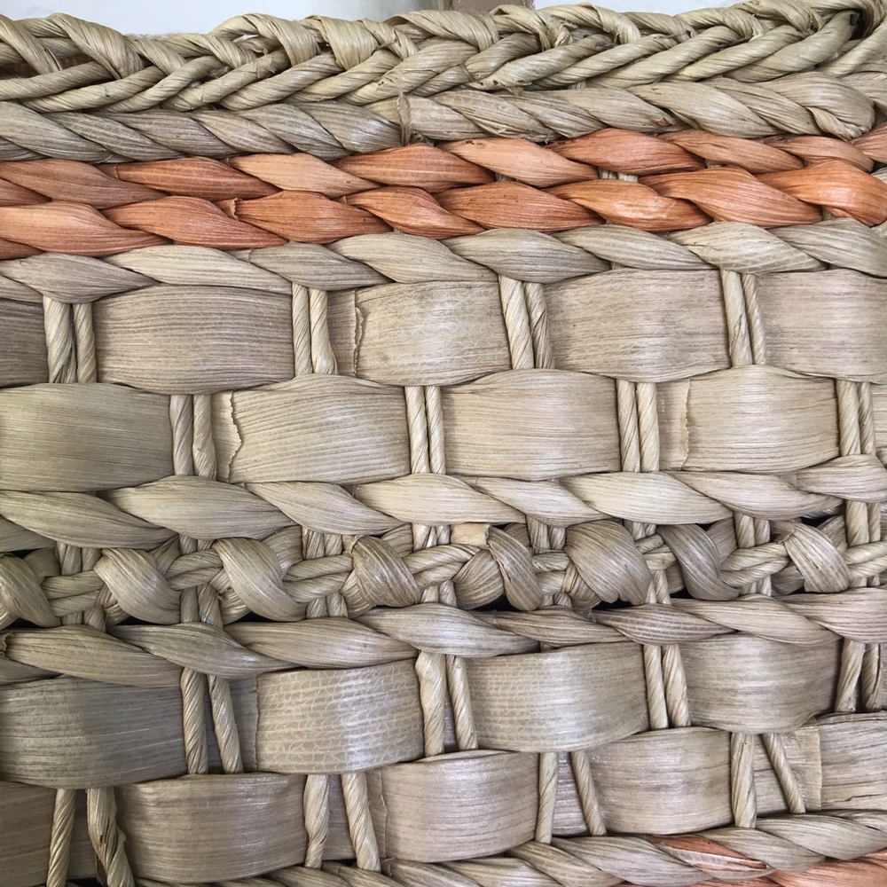 Wicker Purse - Picture 2 of 3